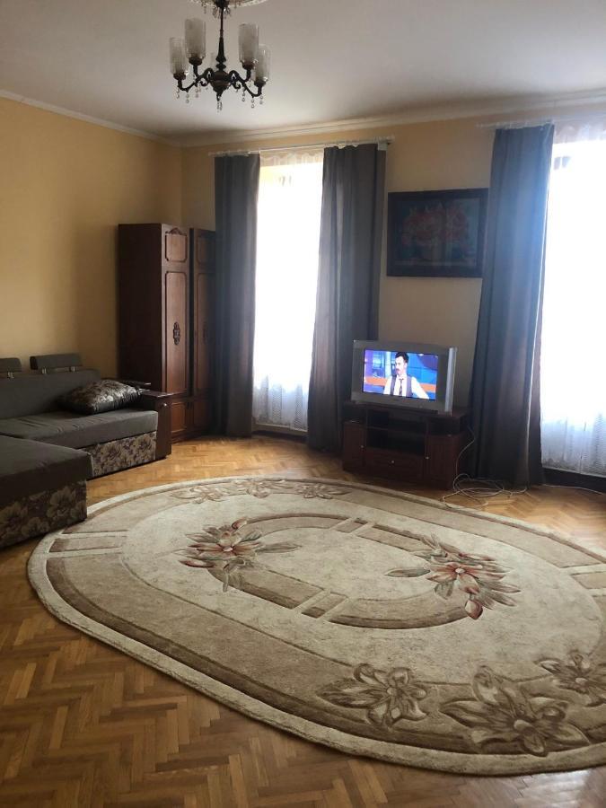 Old Town Flat Mukacheve Ngoại thất bức ảnh