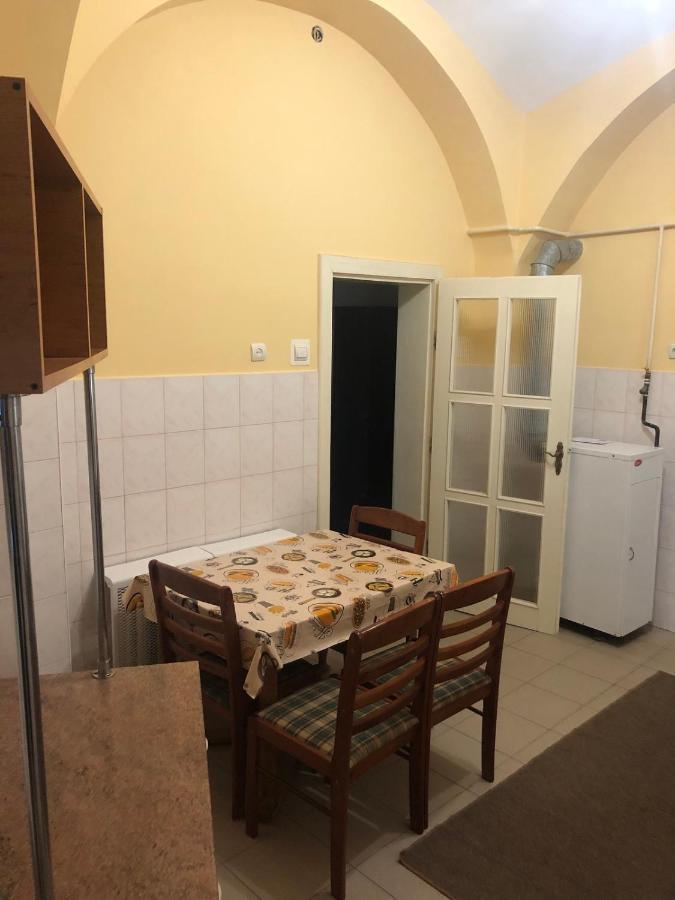 Old Town Flat Mukacheve Ngoại thất bức ảnh